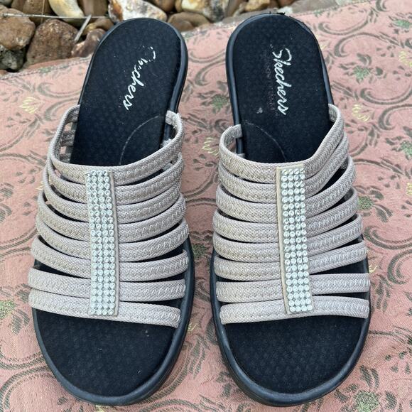 Skechers Women’s 9 Rumblers Hot Shot Tan Rhinestone Wedge Sandals Memory Foam - Picture 2 of 8